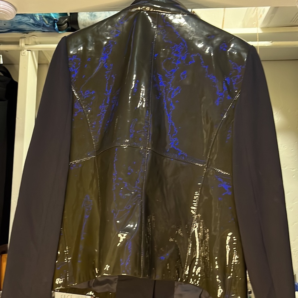 Vintage Woman’s patin leather jacket - Picture 2 of 2